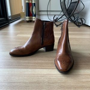 Leonardo Principi made in Italy 5M ankle hi boot